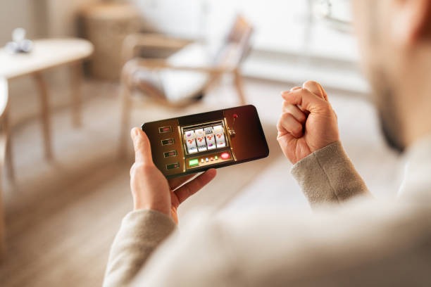 link777 app running on various Android and iOS devices